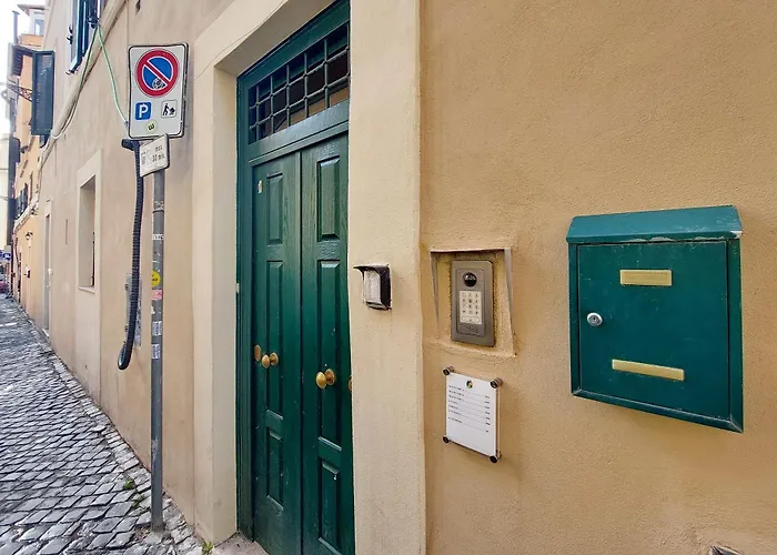 Trastevere Deluxe Affittacamere 4*